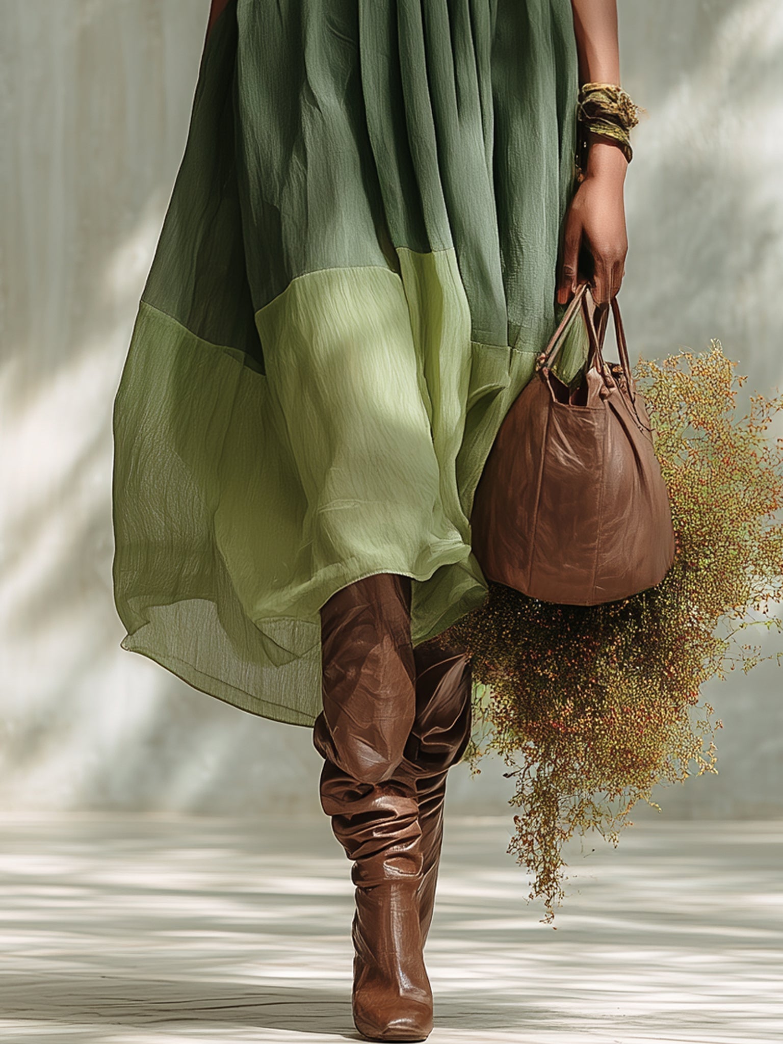 Céline | Grünes Chiffon-Midikleid mit freien Schultern
