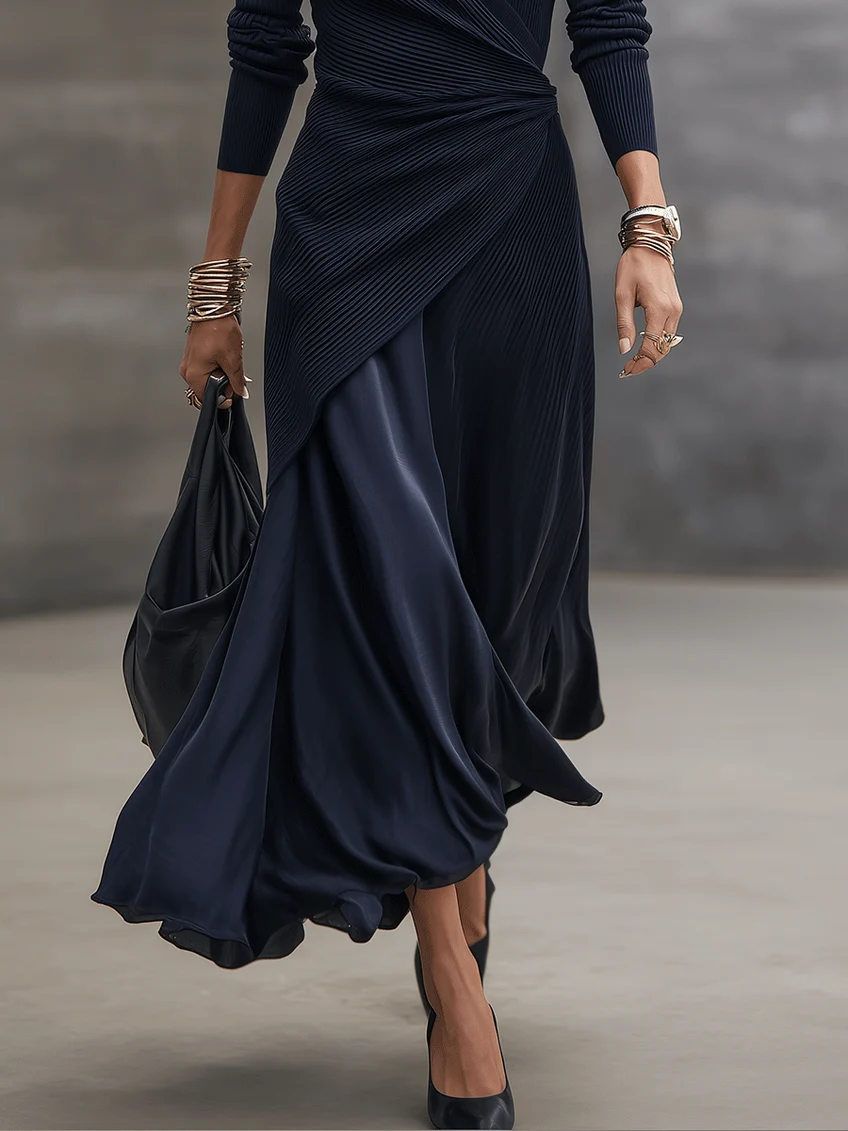 Margaux | Asymmetrisches marineblaues Maxikleid mit V-Ausschnitt und Satineinsätzen