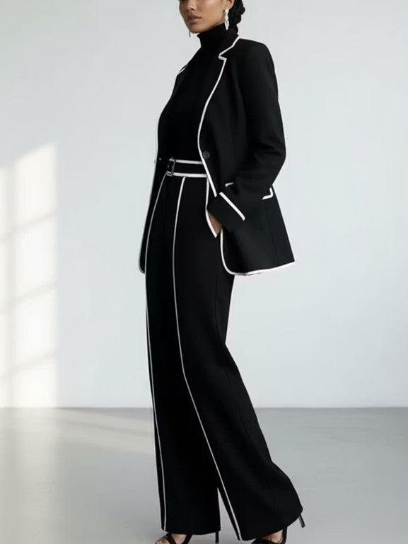 Claudine | Schwarzes zweiteiliges Blazer-Set mit weißer Kontrastpaspelierung und weiter Hose