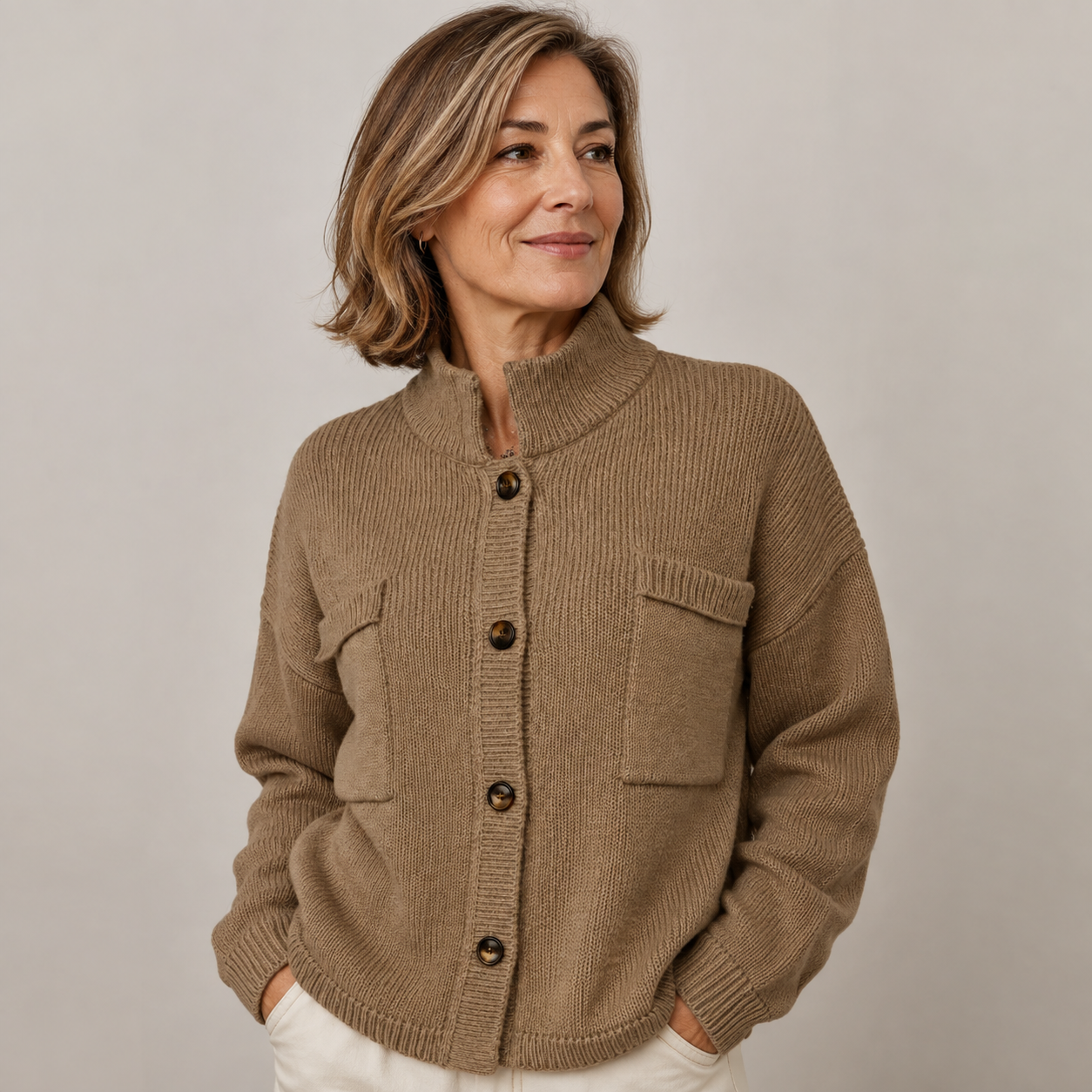 Augusta™ Cardigan mit Stehkragen und Knöpfen