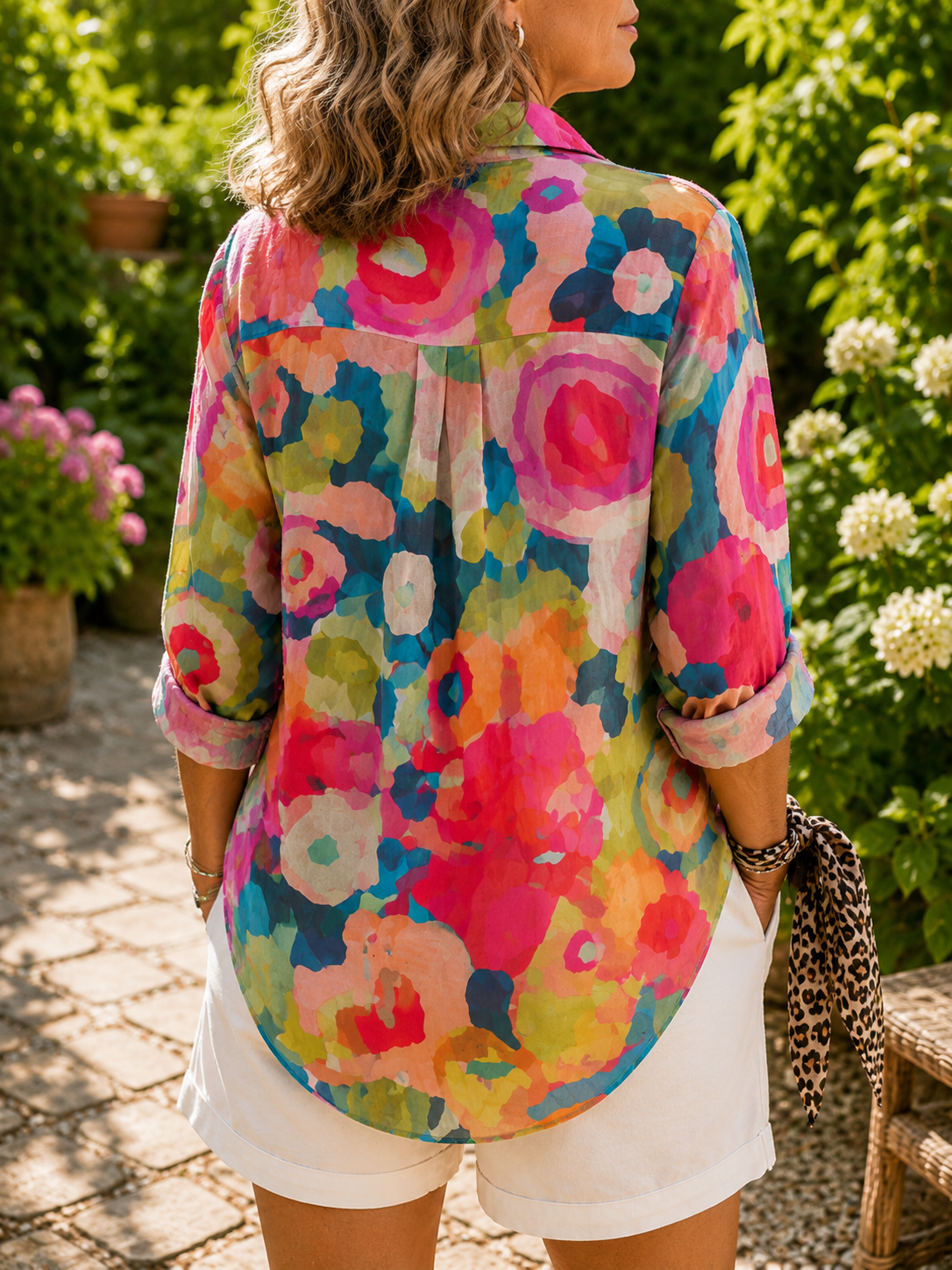 Deliane | Kunstvolle, farbenfrohe Bluse mit Knopfleiste