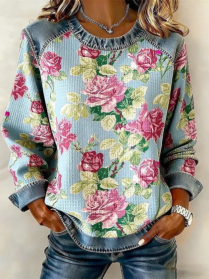 Camille – Sweatshirt mit Rosen auf Hellblau