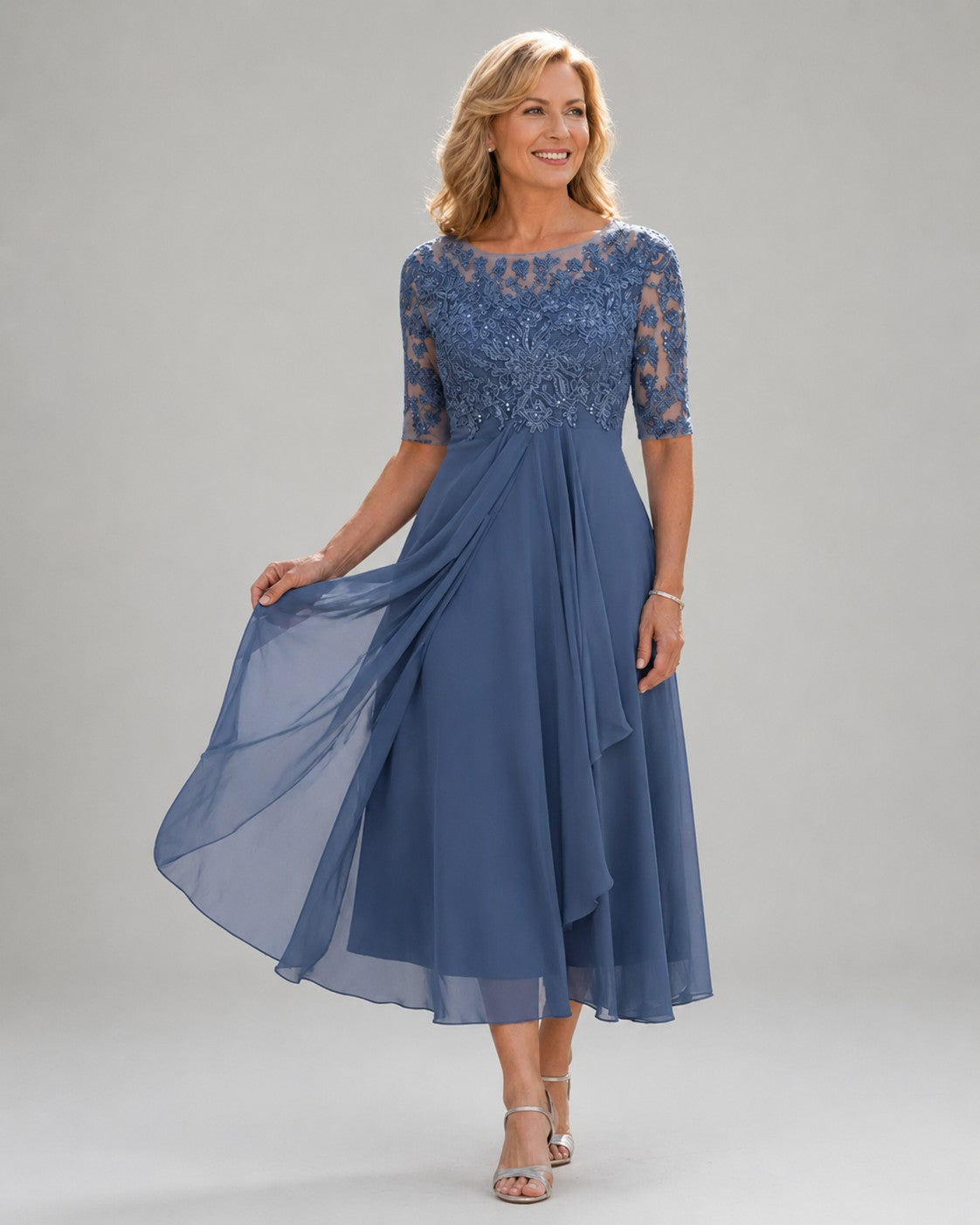 Marina – Elegantes Midikleid mit Spitze
