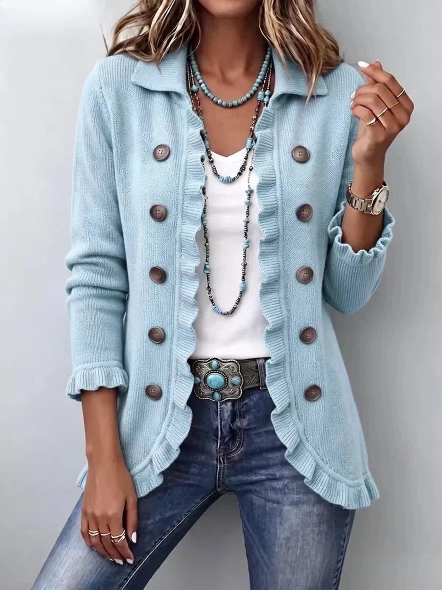 Cecilia | Puderblaue Rippstrick-Rüschenjacke