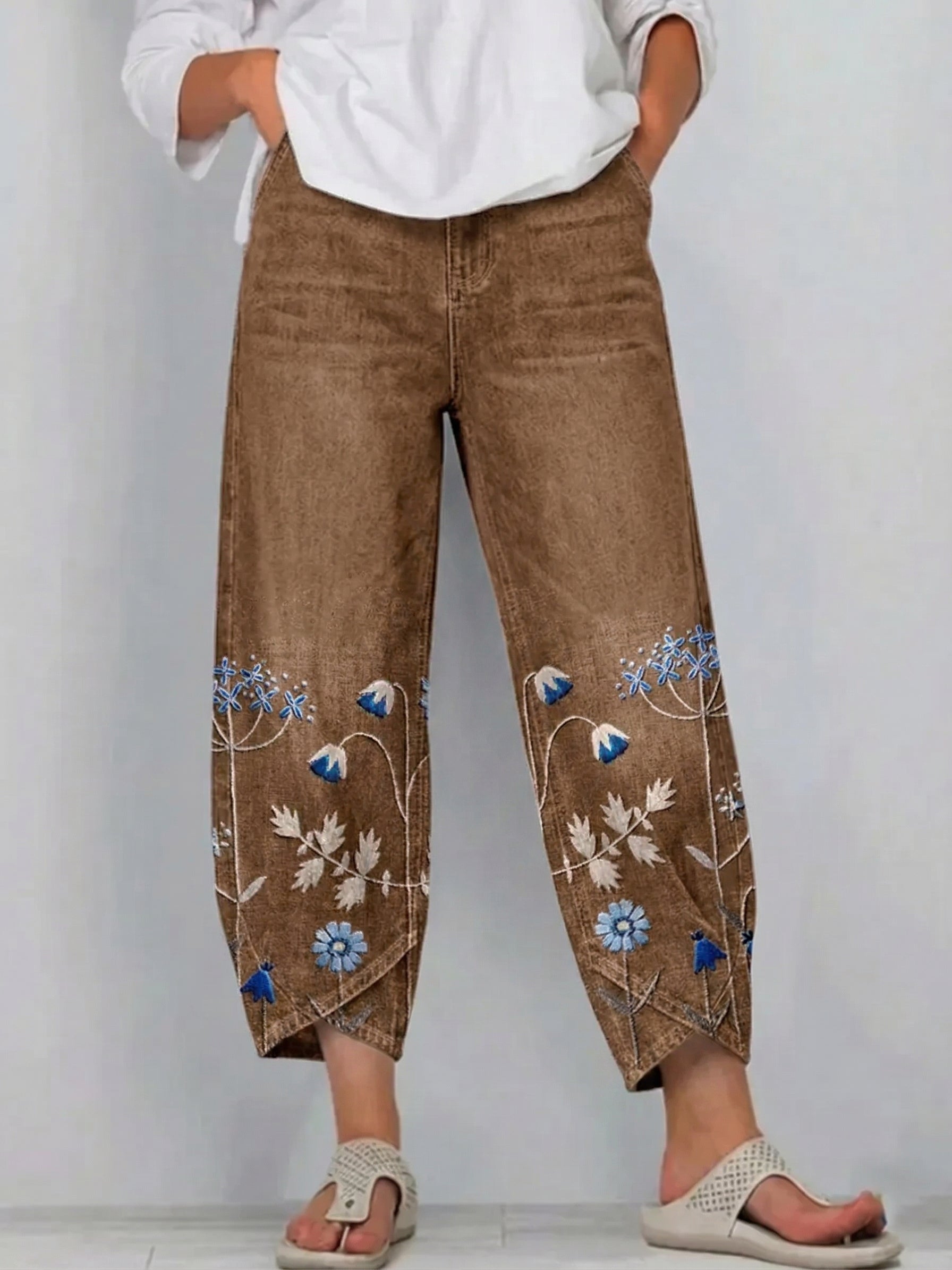 Boho-Denimhose mit Blumenmuster