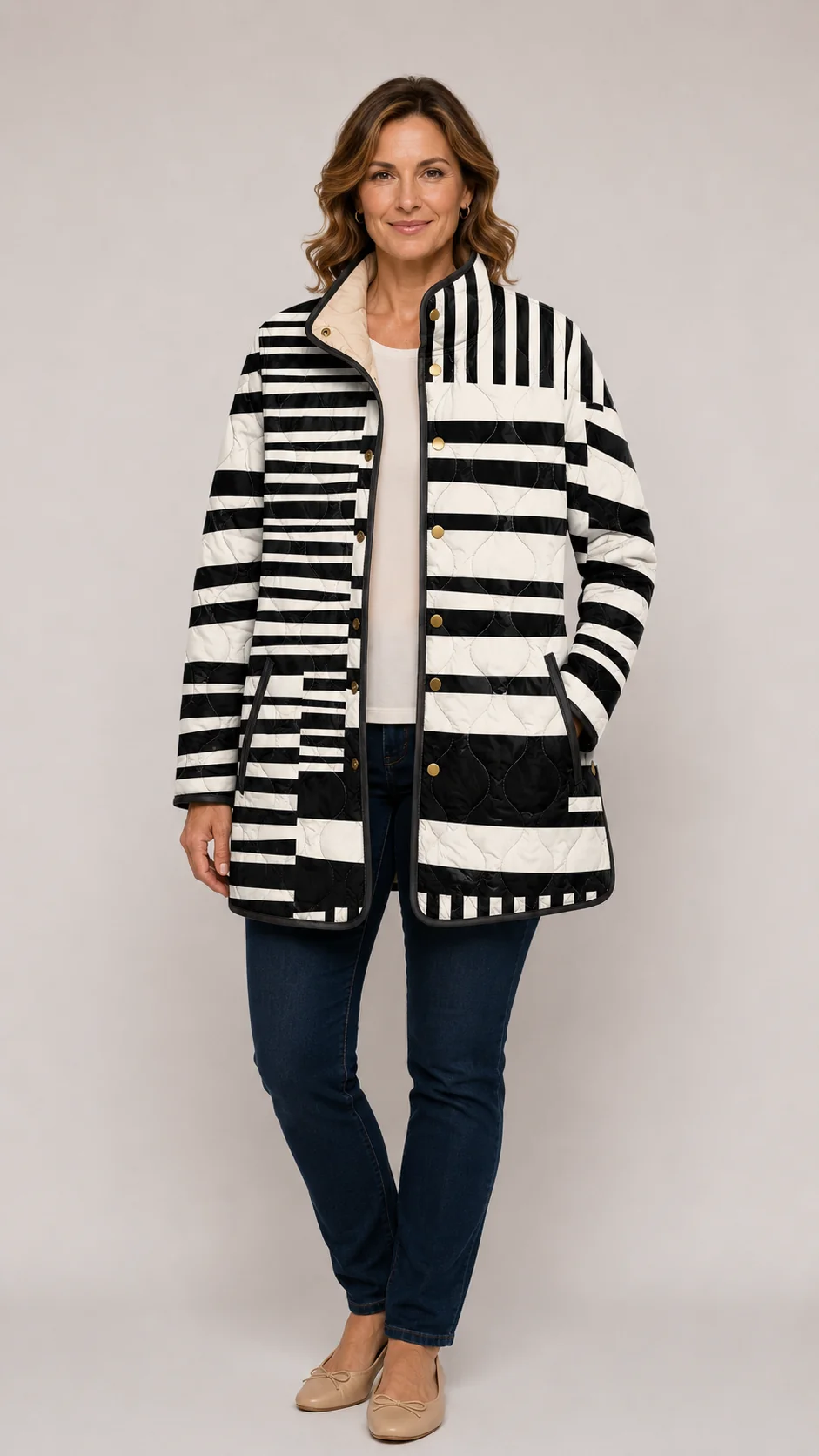 Miren | Schwarz-weiße Steppjacke mit abstraktem Muster