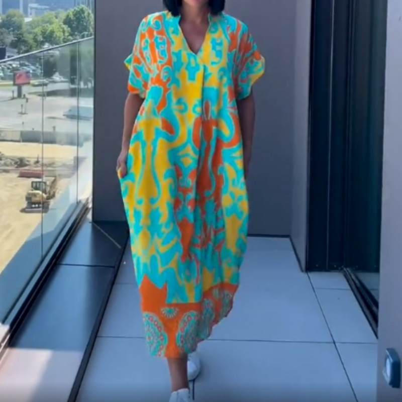 Alara – Elegantes Kleid mit V-Ausschnitt und Print