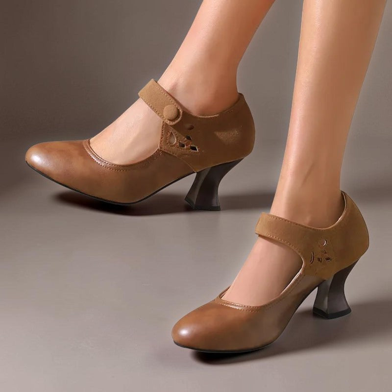 Camilla | Elegante Wildlederschuhe mit Knöchelriemen